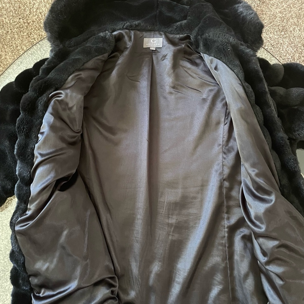 Gallery Elegant Black Faux Fur Teddy Coat 2X - Picture 10 of 17